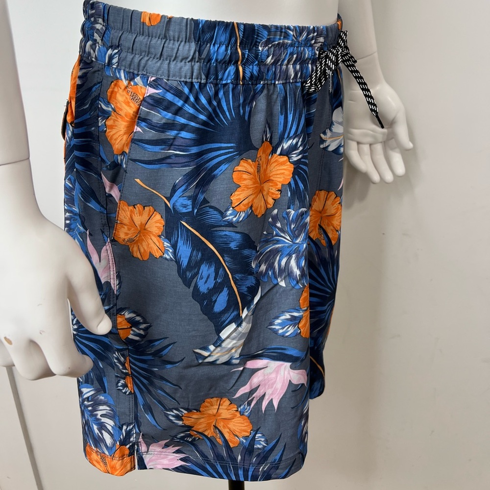 HURLEY XL HIBISCUS VOLLEY SWIM SHORTS,4 WAY STRETCH, WATER REPELLENT, WITH LINER - Picture 2 of 14